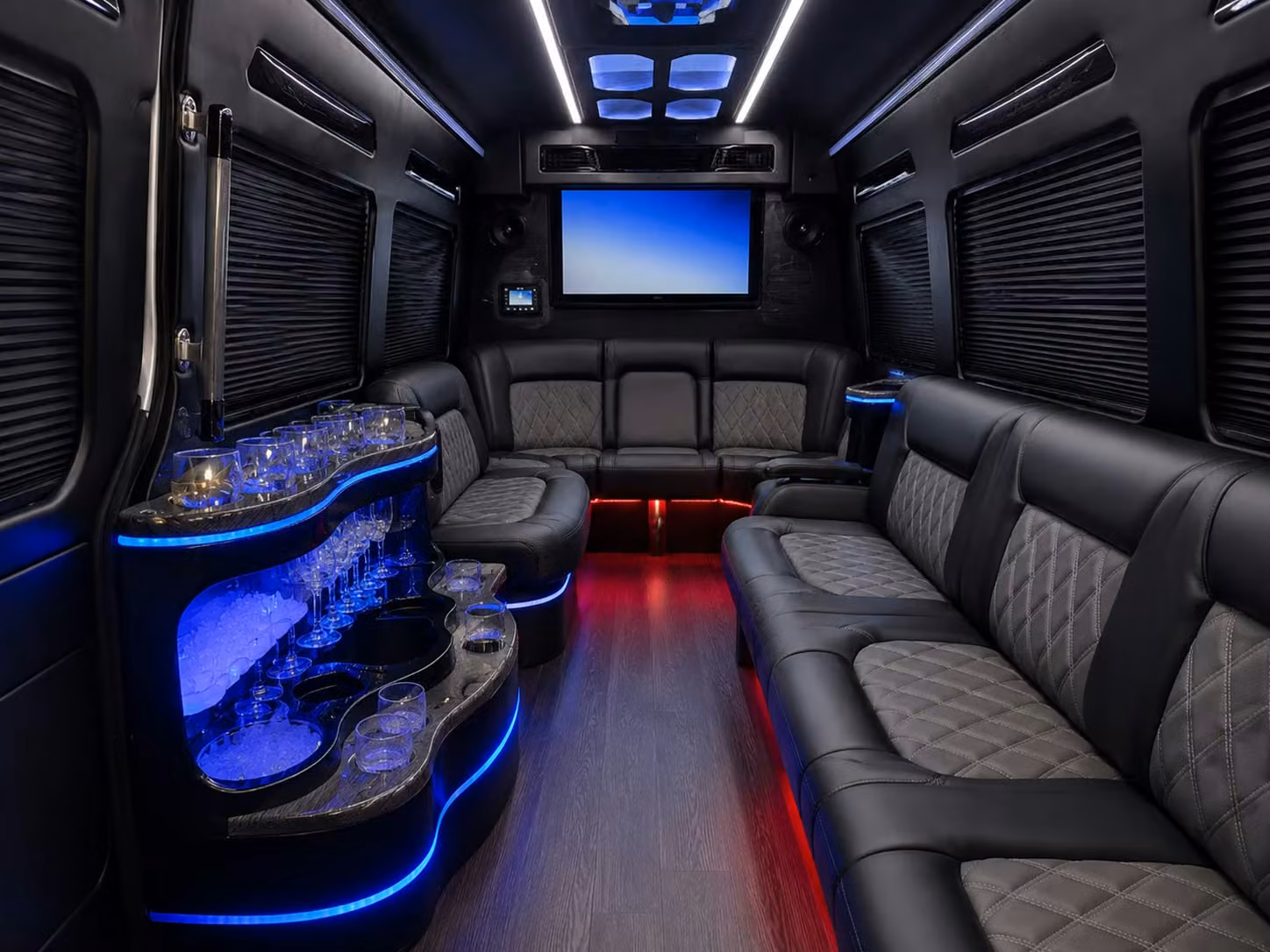 bus rentals for suffolk proms homecomings