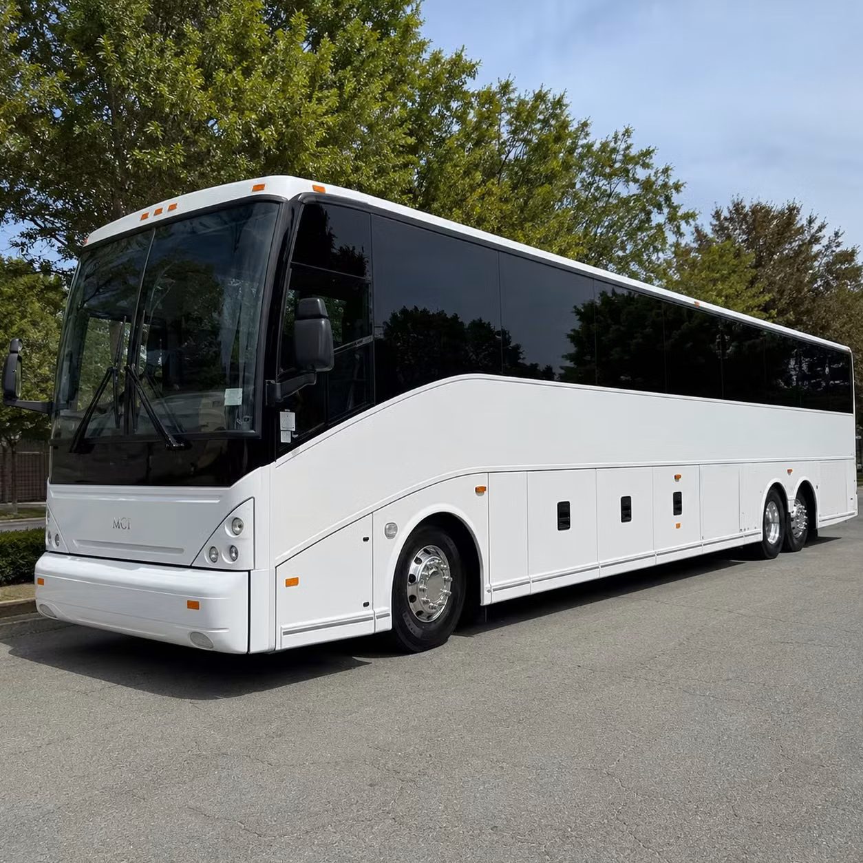 choosing the right bus for suffolk airport transportation has never been simpler