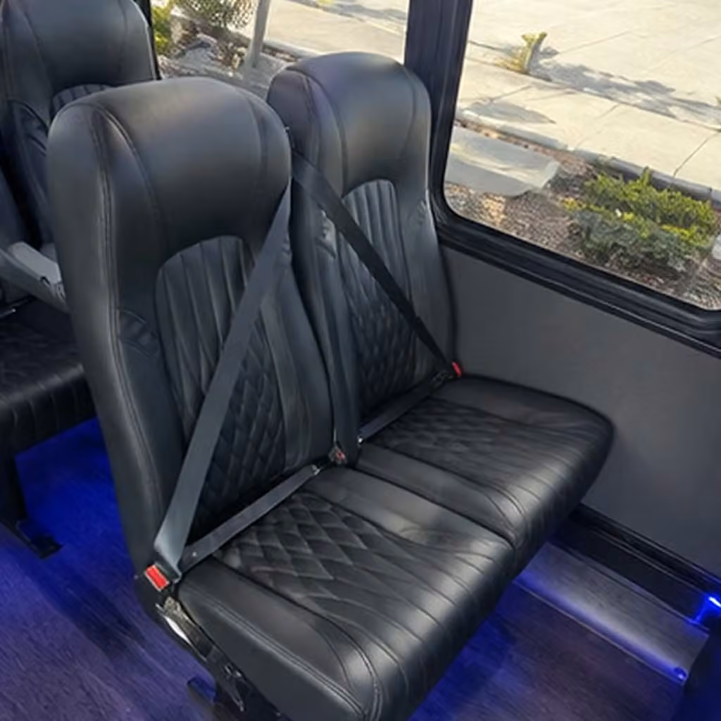 suffolk 30 passenger minibus rental