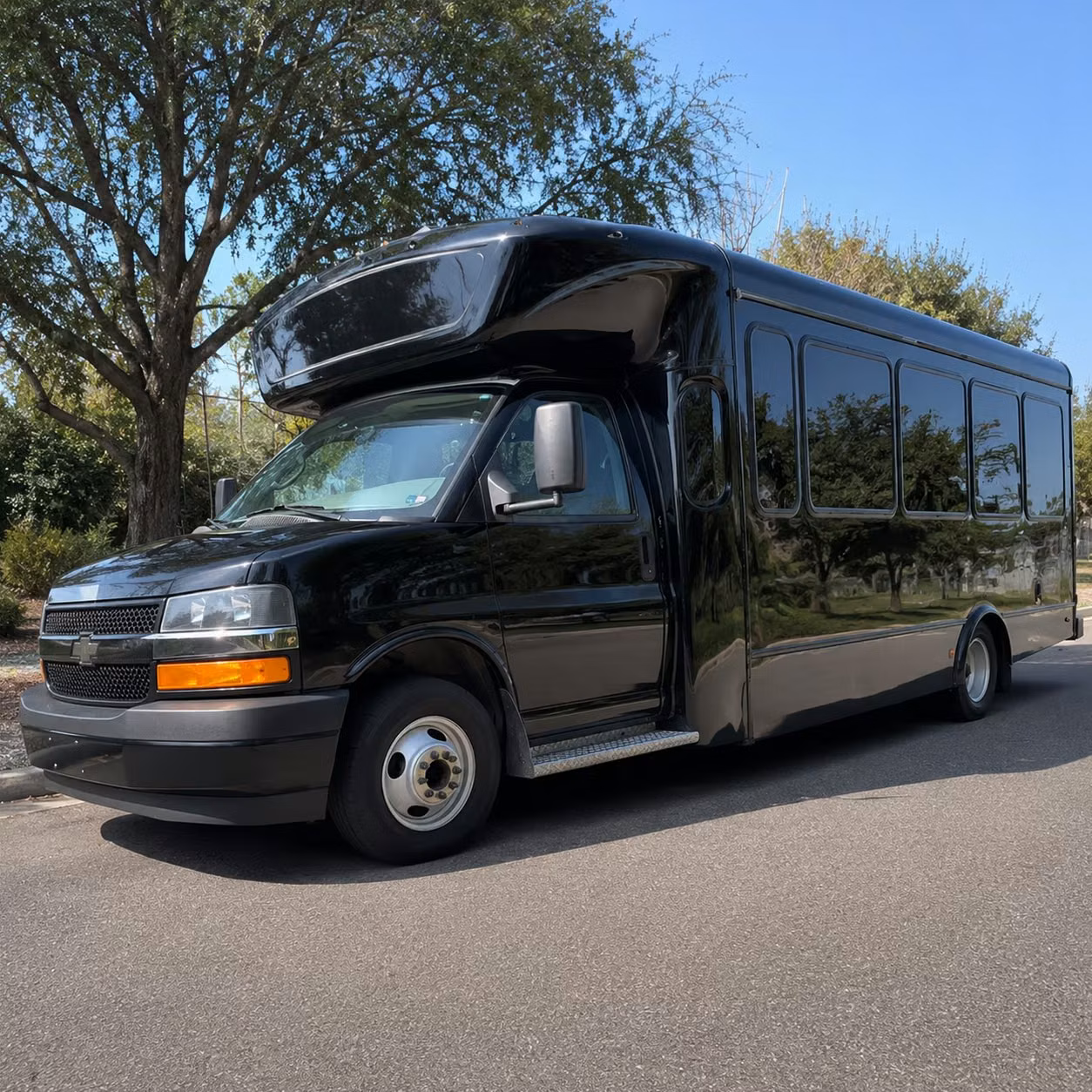 suffolk party bus rental